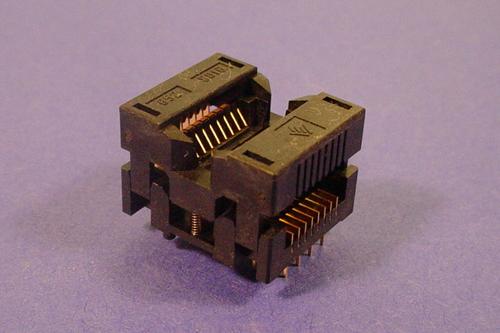 NEW Wells-CTI 7020-144-1-00D IC Burn-In/Test Socket QFP